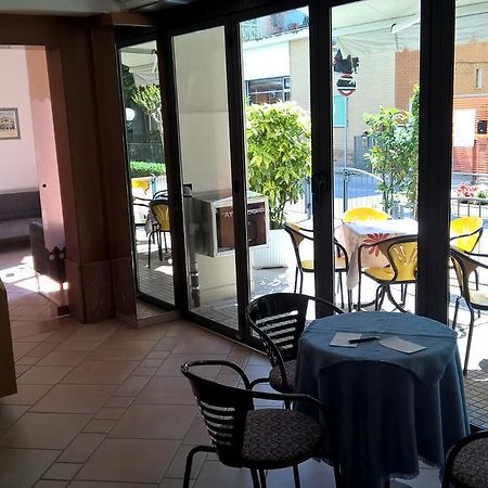 Hotel Villa Domiziana Rimini Esterno foto