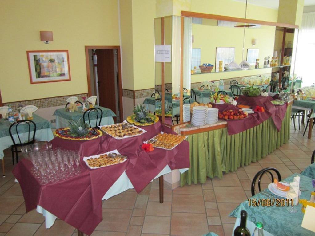 Hotel Villa Domiziana Rimini Esterno foto