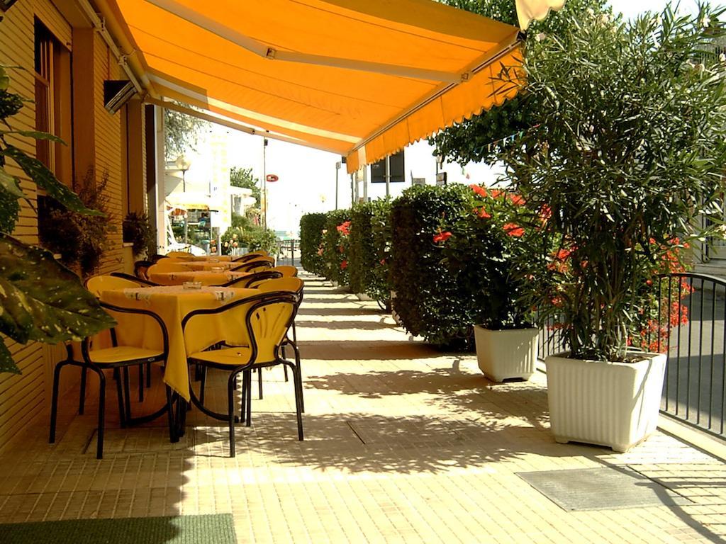 Hotel Villa Domiziana Rimini Esterno foto