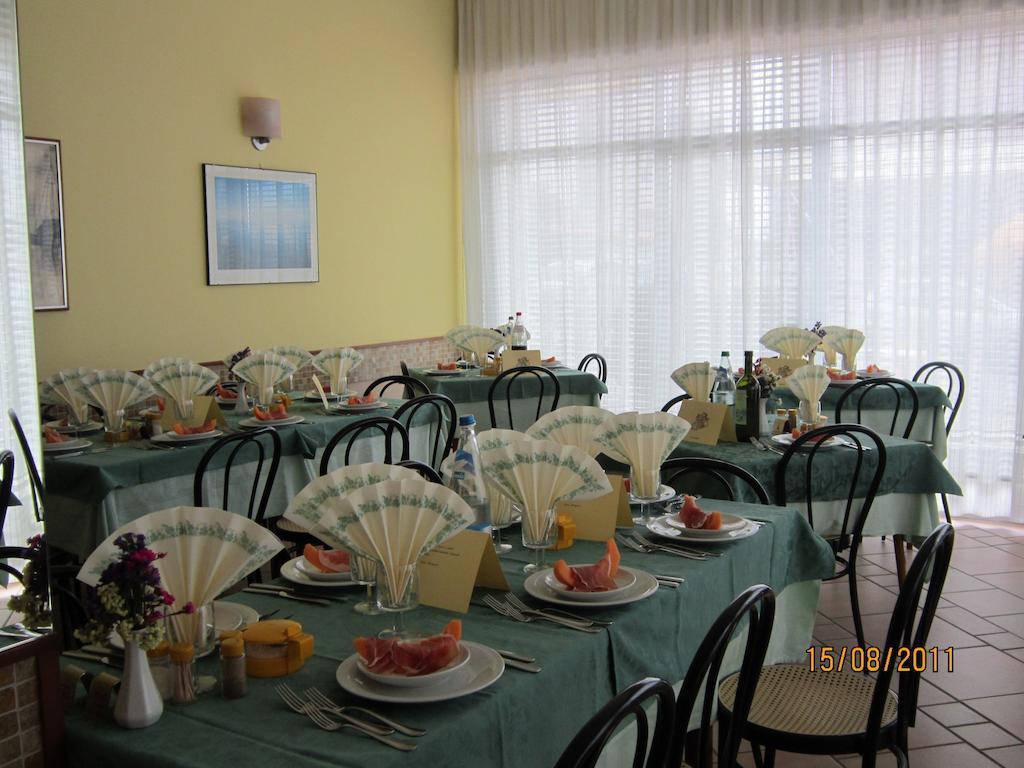 Hotel Villa Domiziana Rimini Esterno foto