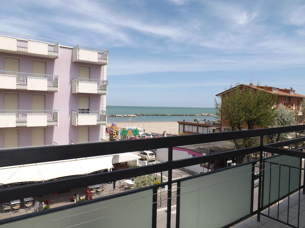 Hotel Villa Domiziana Rimini Esterno foto