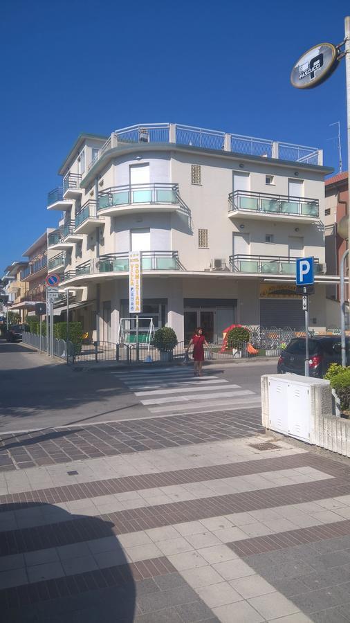 Hotel Villa Domiziana Rimini Esterno foto