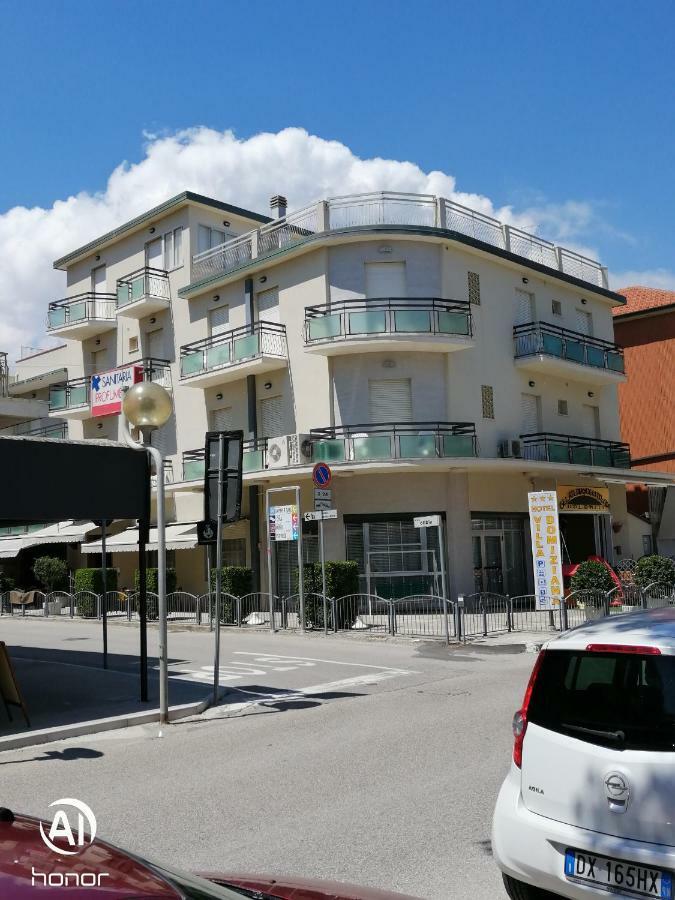 Hotel Villa Domiziana Rimini Esterno foto